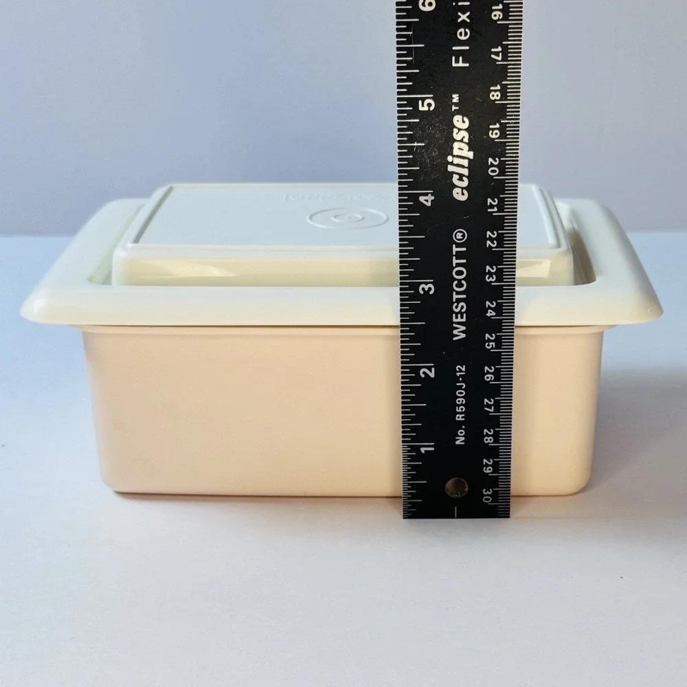 Tupperware Food Saver Rectangle Blush W Cream Lid 780-5‎ & 781-6